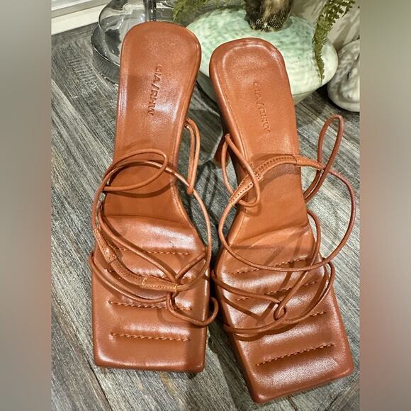 GIA BORGHINI / RHW
Strappy Leather Wedge Sandals - Picture 3 of 15